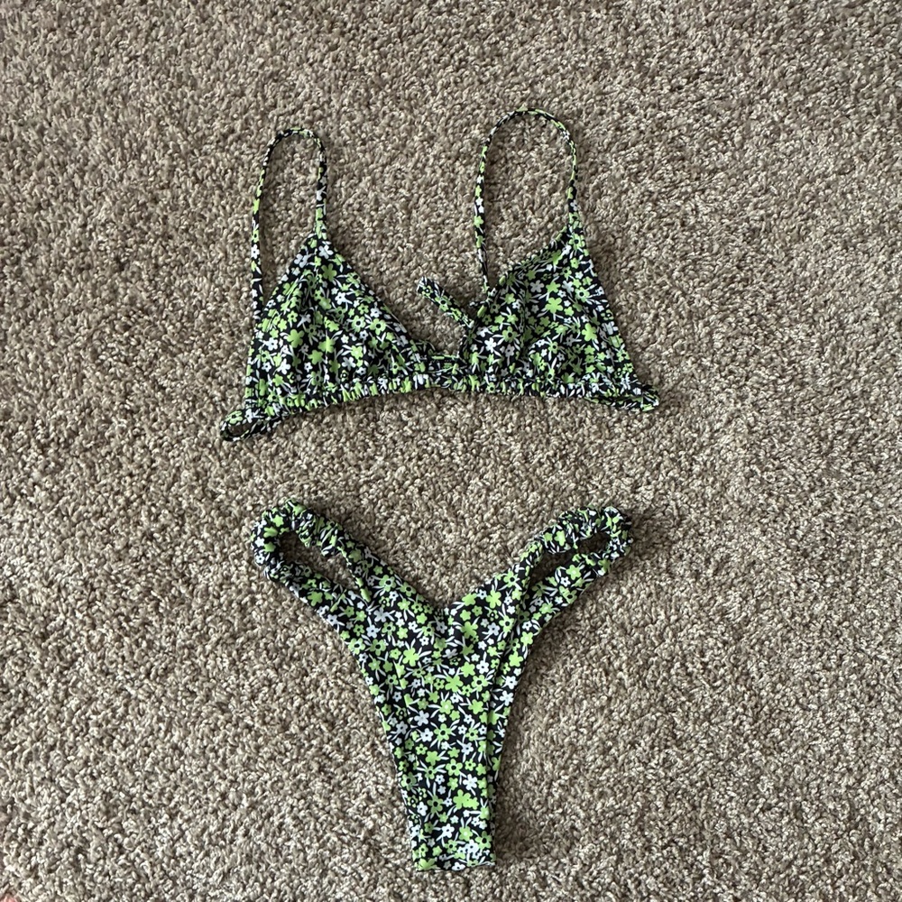 Kulani Kinis Floral Bikini Set
